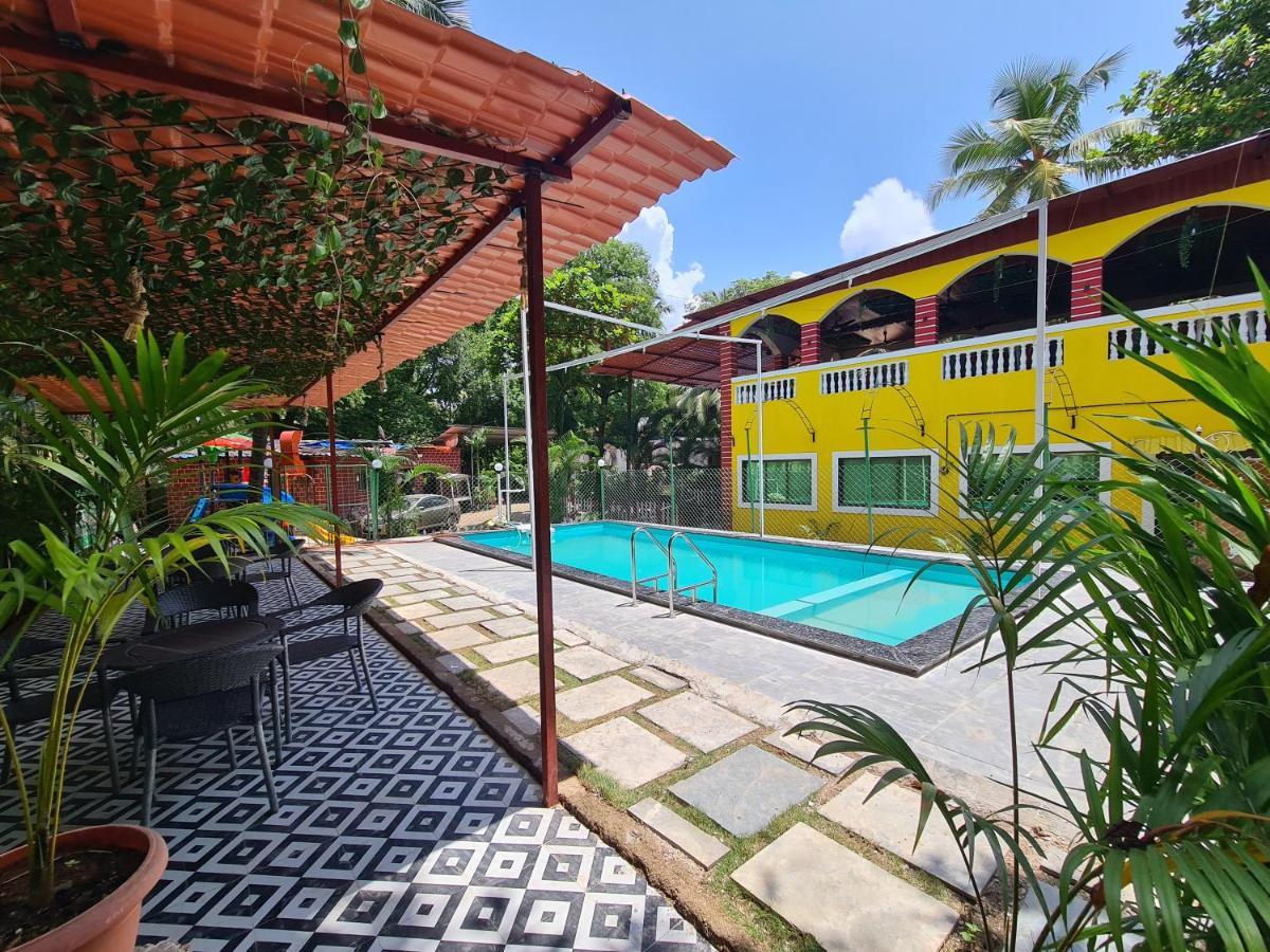 Palm Springs Beach Resort - Gorai 孟买 外观 照片