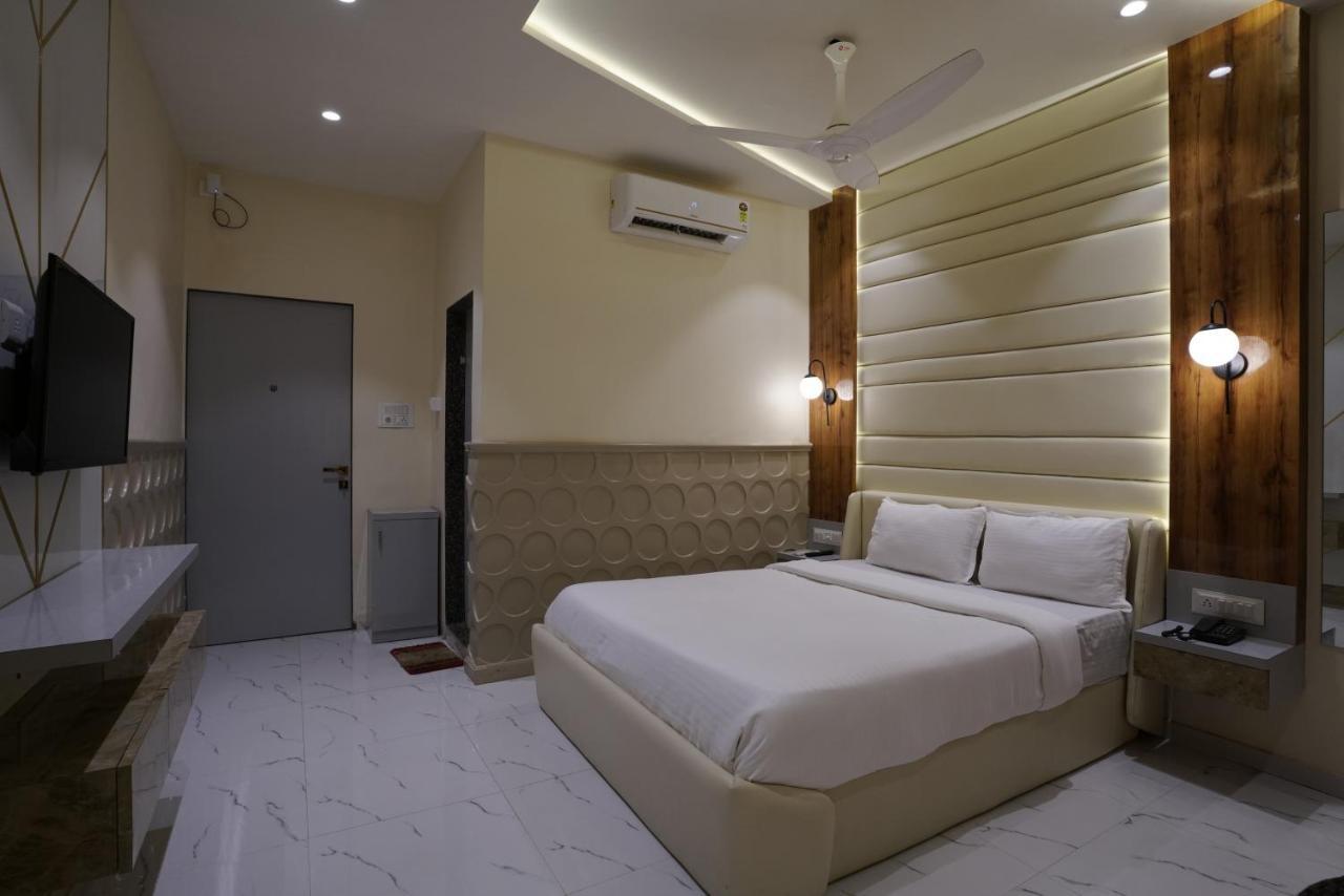Palm Springs Beach Resort - Gorai 孟买 外观 照片