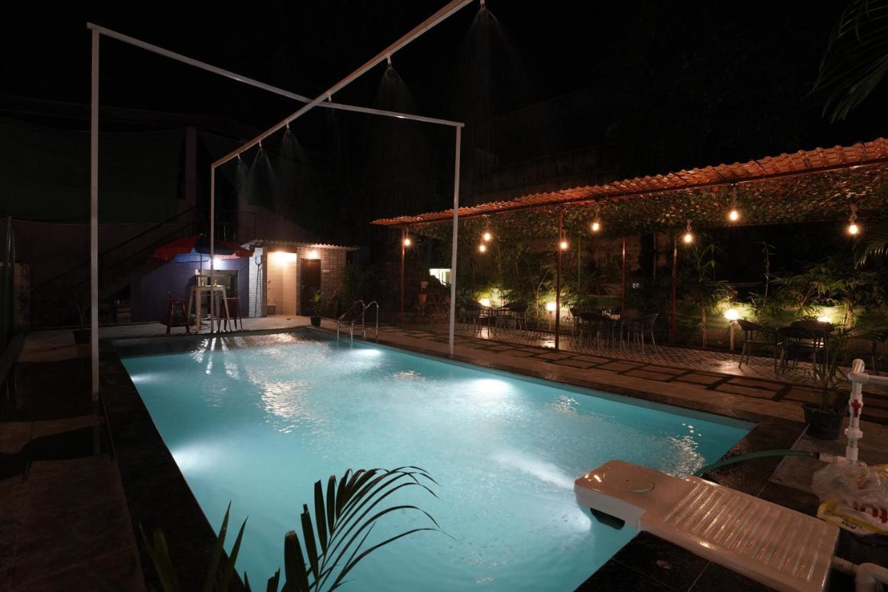 Palm Springs Beach Resort - Gorai 孟买 外观 照片