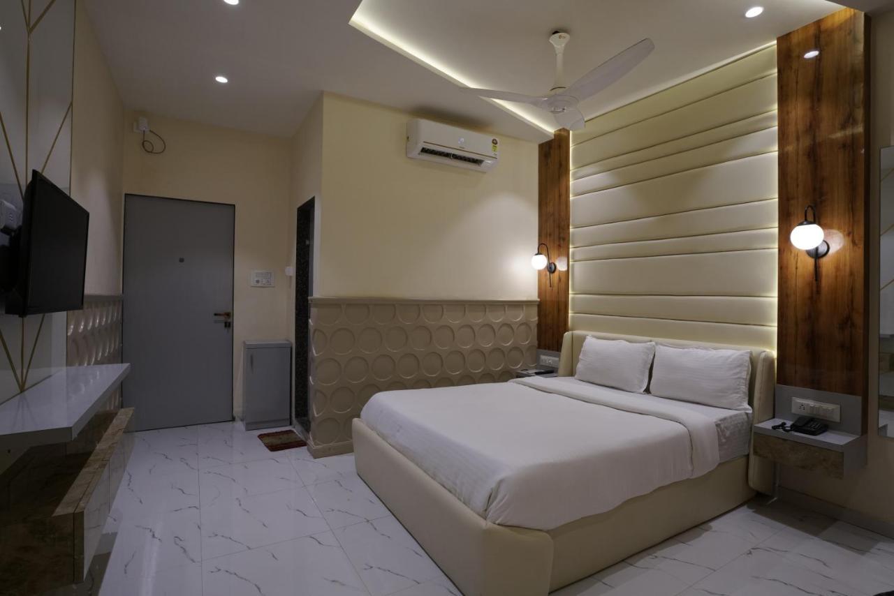 Palm Springs Beach Resort - Gorai 孟买 外观 照片